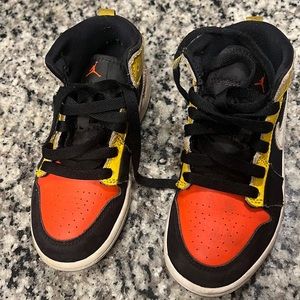 Fairly used kids shoes